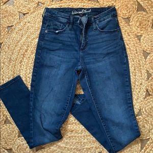 Women’s universal thread jeans